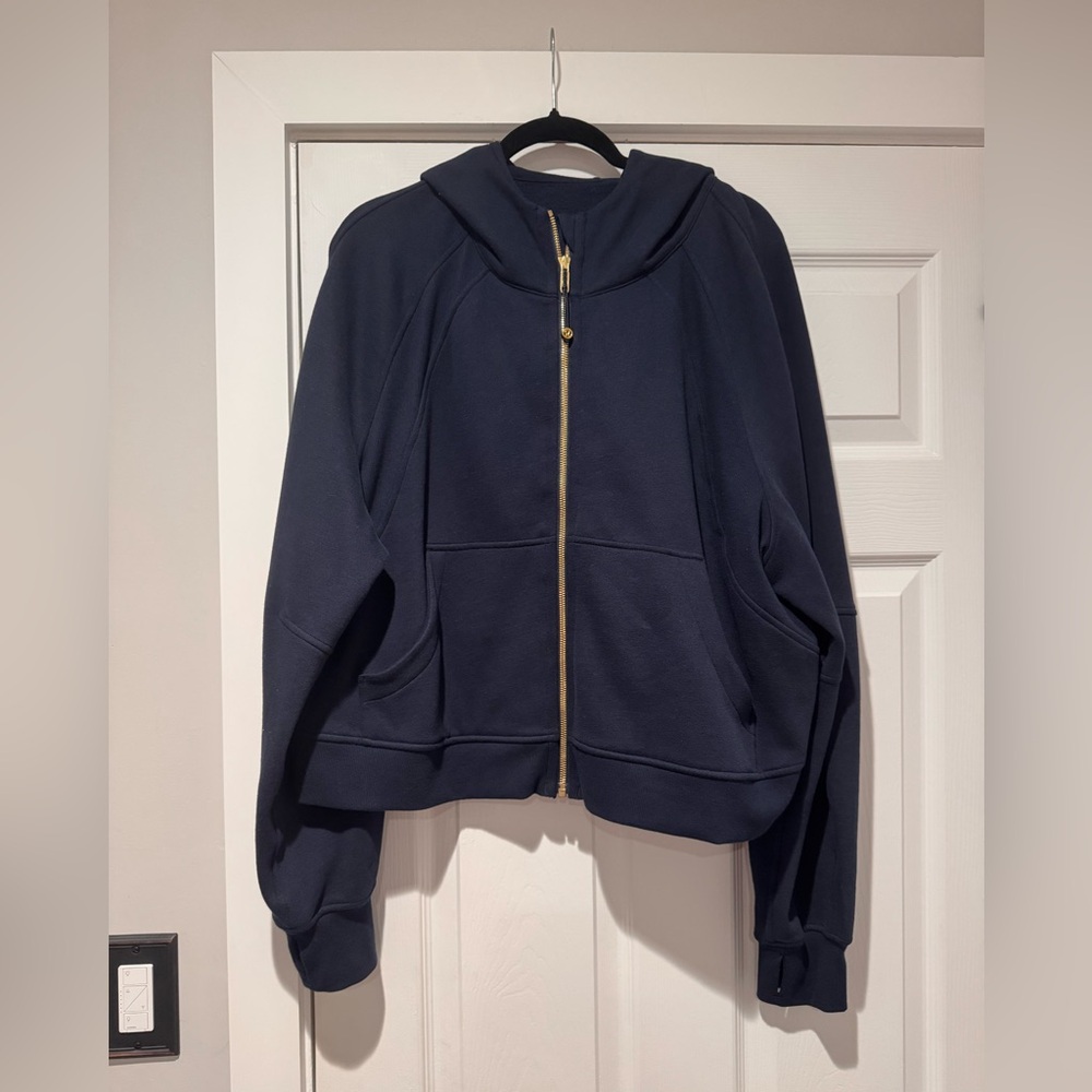 Auth. ✅ Lululemon Oversized Full Zip Scuba in “Navy Blue/Gold” Size XL/XXL.💛💙